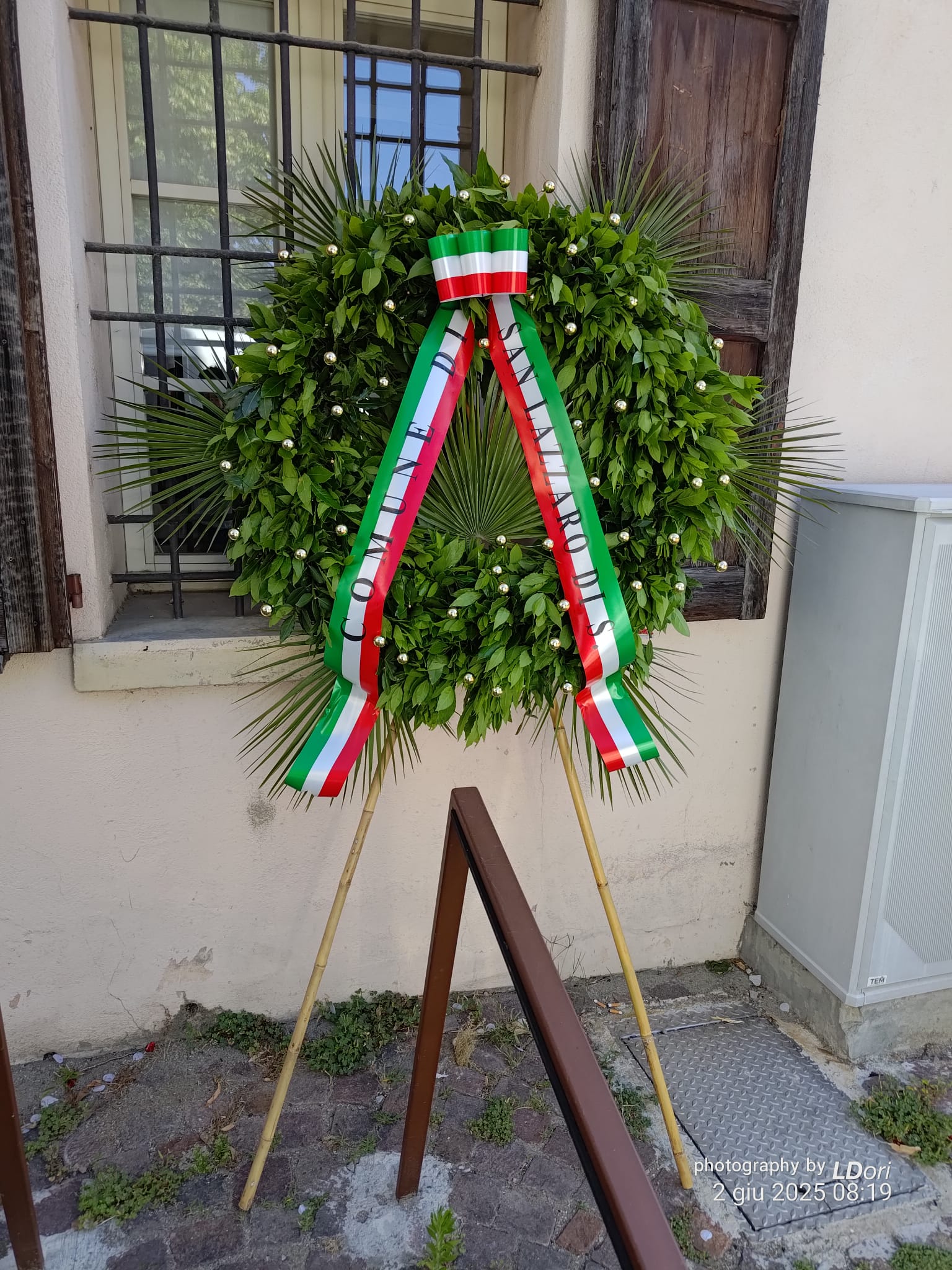 Corona Commemorativa Istituzionale โ Diametro 70 cm - immagine 4